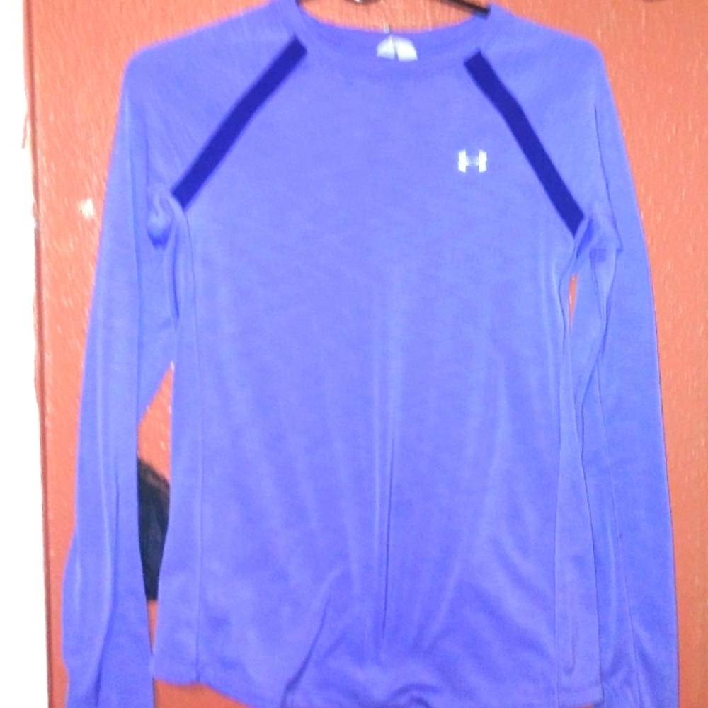 Underarmor long sleeve fleece top